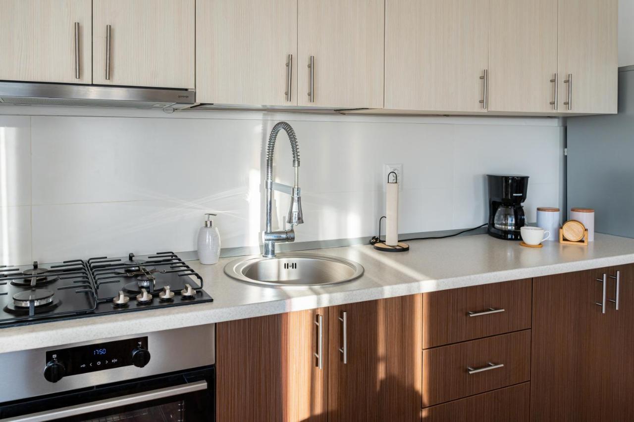 Uniquemoments Airport Apartment & Secure Parking & Airport Shuttle Яссы Экстерьер фото