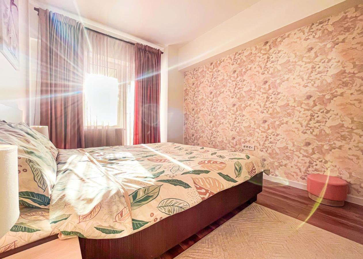 Uniquemoments Airport Apartment & Secure Parking & Airport Shuttle Яссы Экстерьер фото